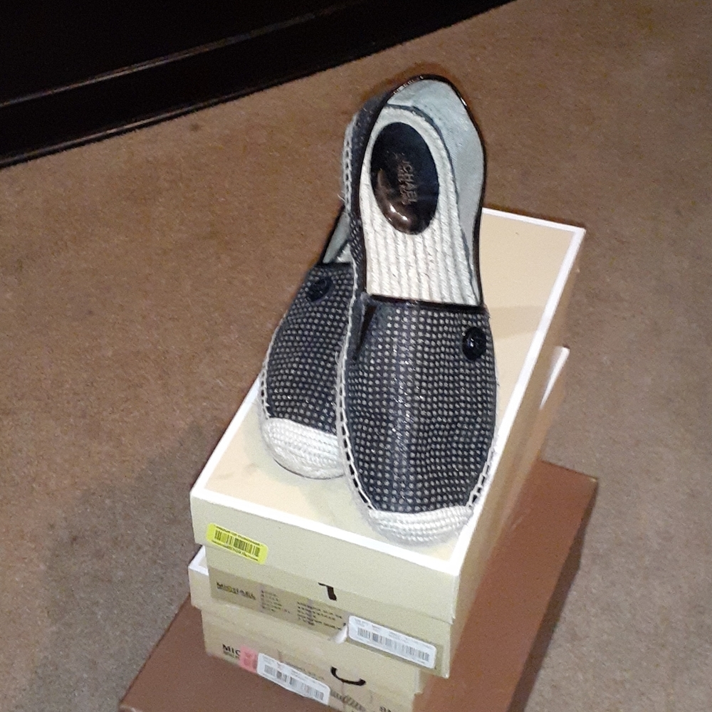 Slip on - Picture 4 of 4